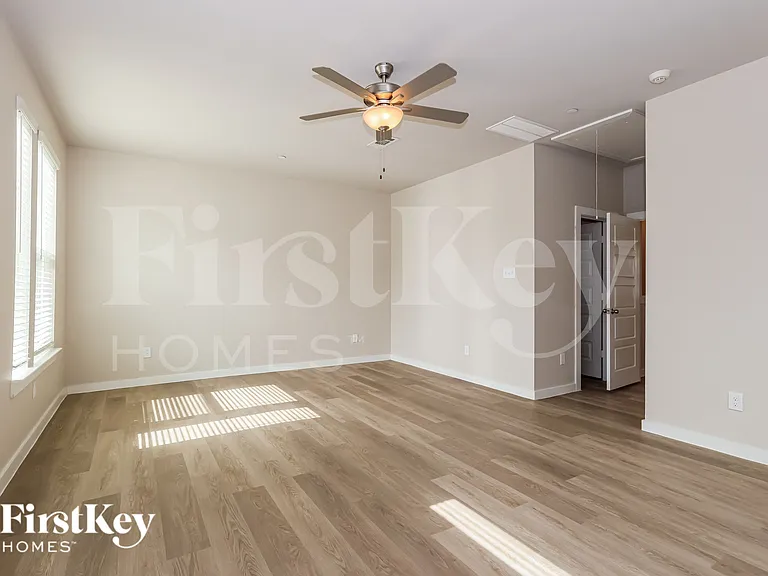 18342 W Centro Cir — Photo 11