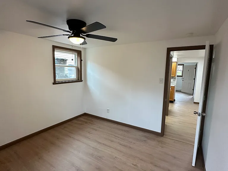 292 Rumbold Ave #3 — Photo 16