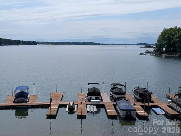 7831 Spinnaker Bay Dr Unit 301, Sherrills Ford, NC 28673