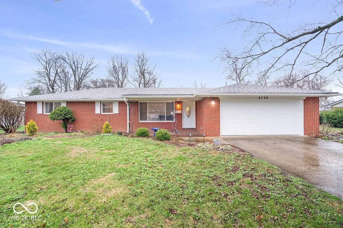 2730 Woodlawn Dr photo 1