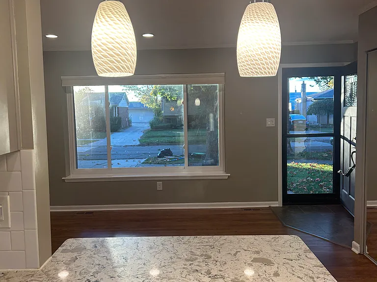 1210 Kenilworth Pl — Photo 9