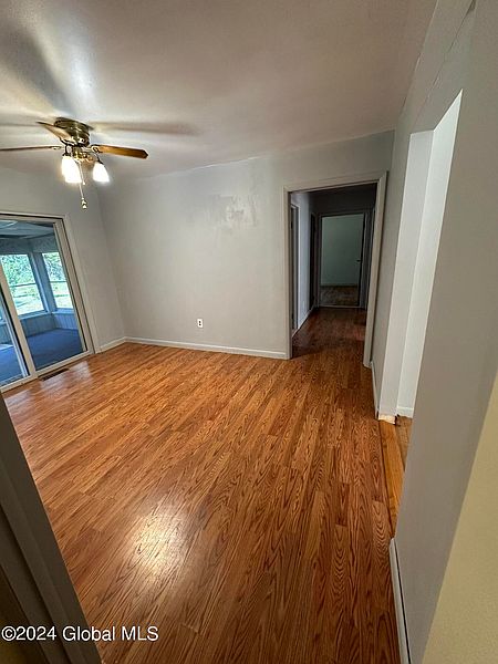 5th image of 109 Spier Falls Road