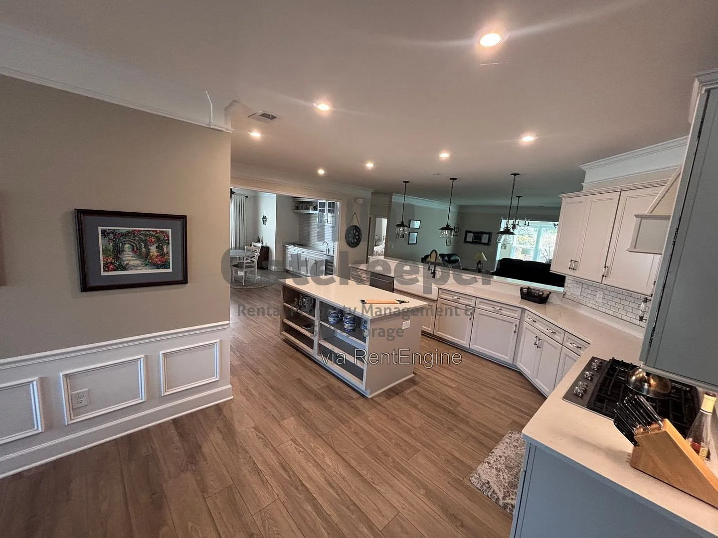 2 bed, 2.5 bath, 2600 sqft, $2,800 — Photo 3