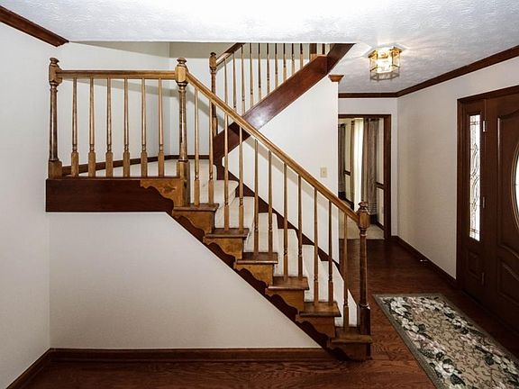 4th image of 2492 Meadowglen Trl