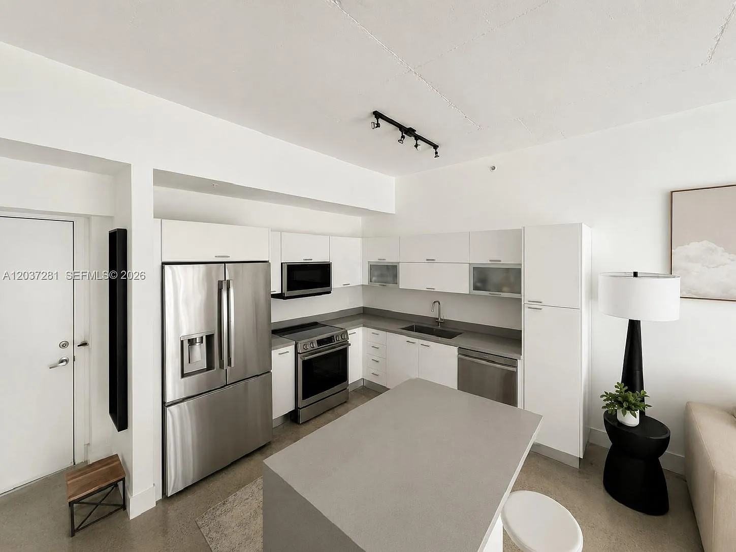 The Loft Downtown Ii Cond — Photo 3