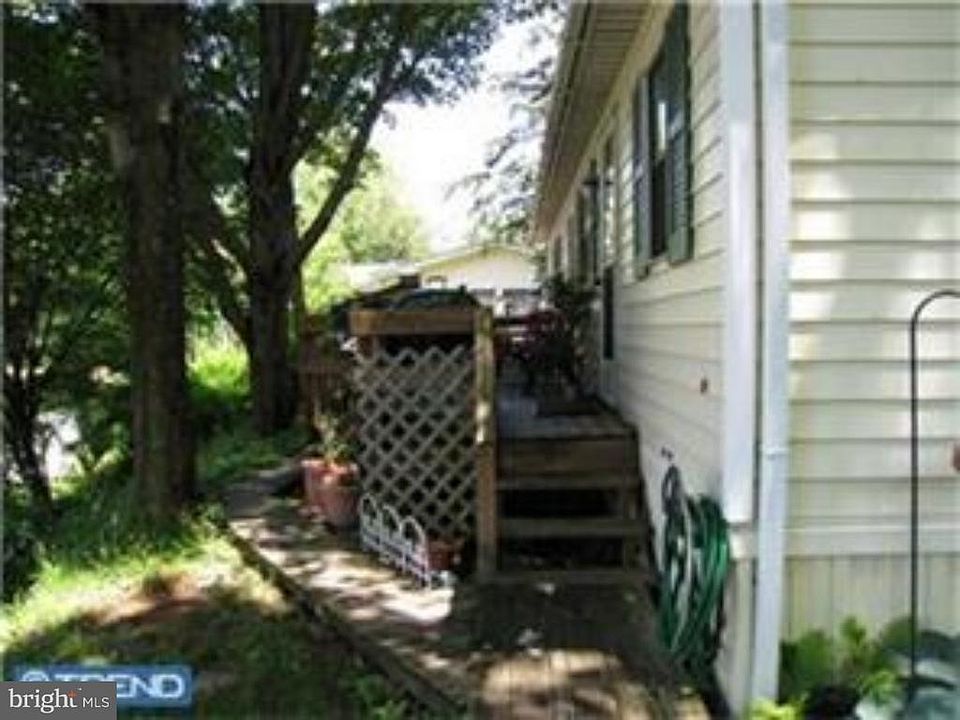 2nd image of 16 Lakeview Dr