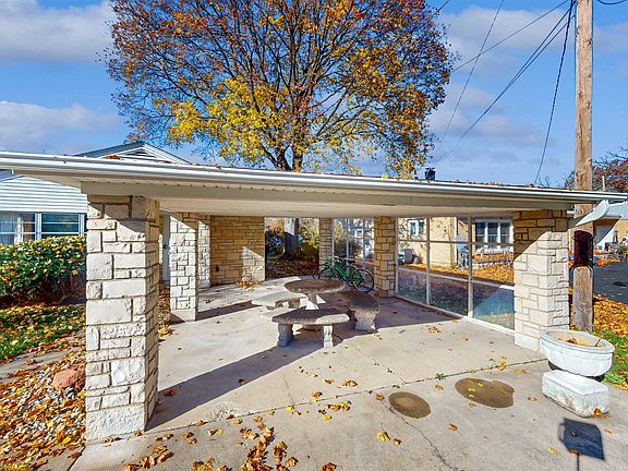 4th image of 5418 East Dr