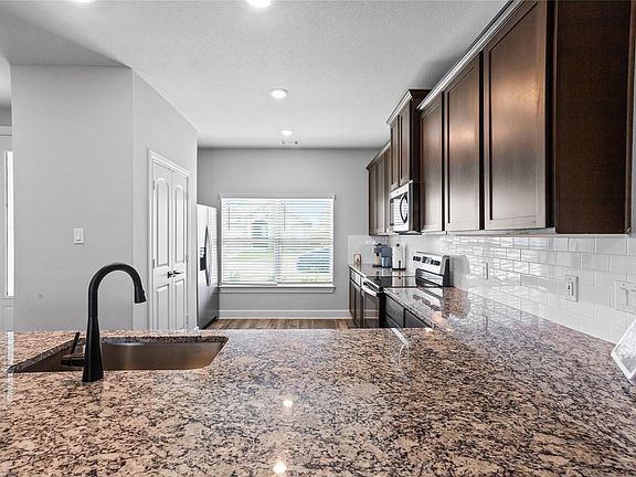 3rd image of 7616 Lumberjack Ln