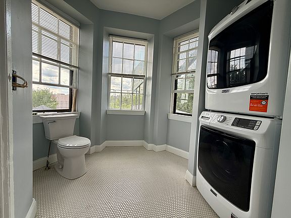 5th image of 296 Benefit St #1F