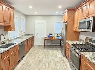 28 Oakley St, Dorchester, MA 02124