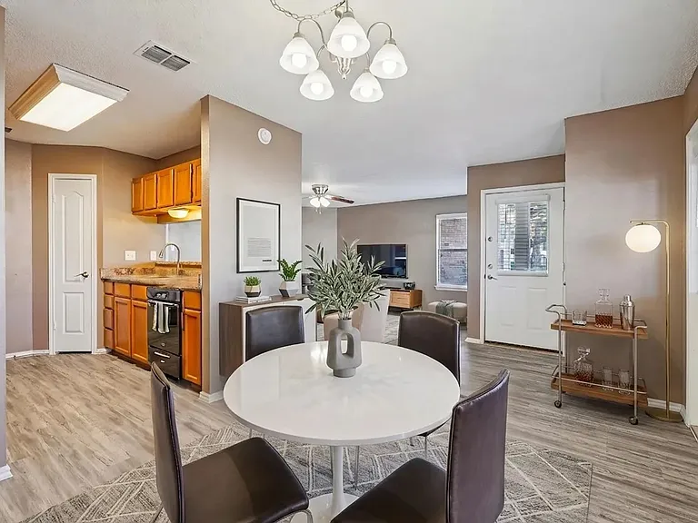 Country View Apartments — Photo 45