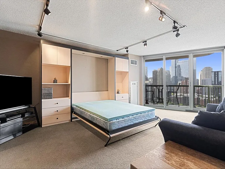 111 W Maple St #2012 — Photo 3