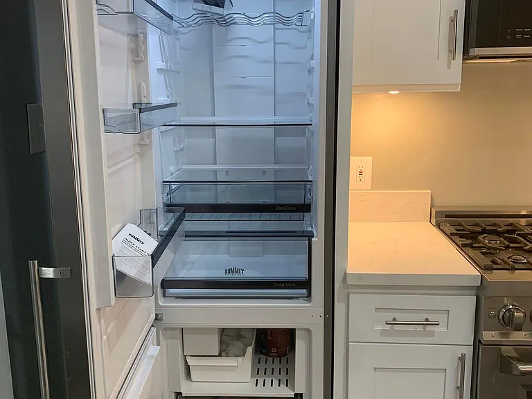 145 S La Peer Dr — Photo 10