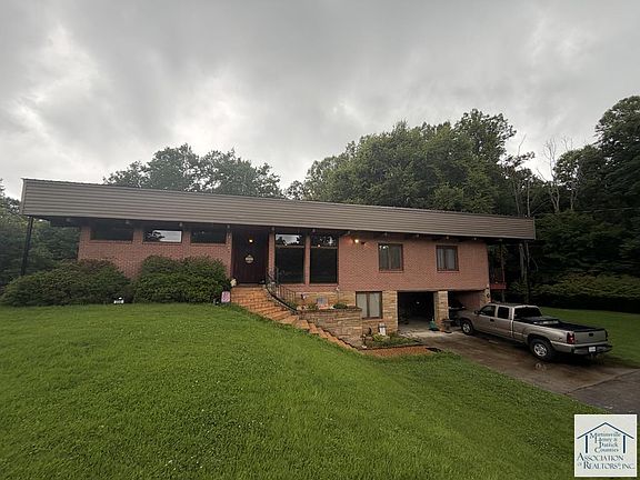 3rd image of 230 Baronwood Rd
