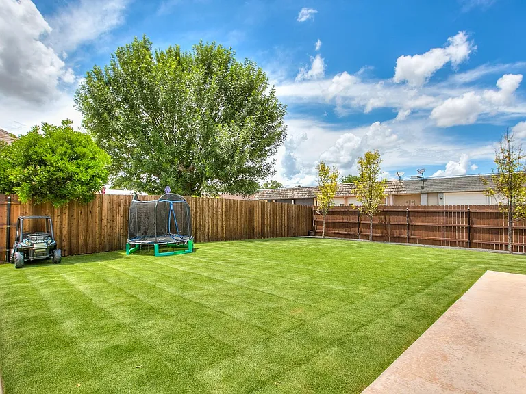 2610 Oak Hills Trl — Photo 23