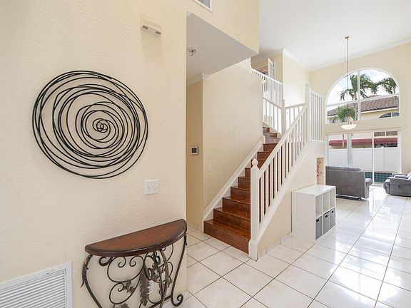5th image of 18434 NW 13th Street