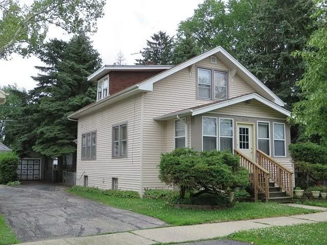 1621 Henry Ave photo 1