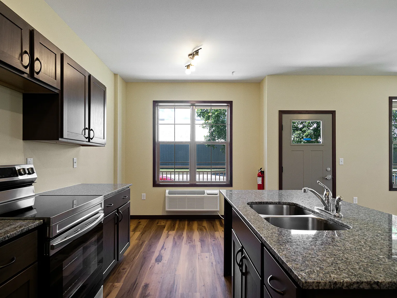 902 Menomonie St, Eau Claire, WI, USA - 12 — Photo 4
