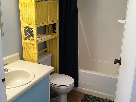 3rd image of 202 Broadway Ave E #406