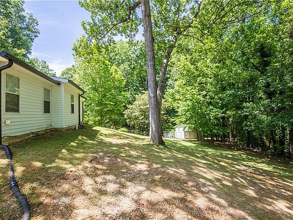 5th image of 4181 Warren Rd