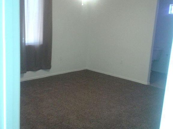 4th image of 539 W Dewey Ave
