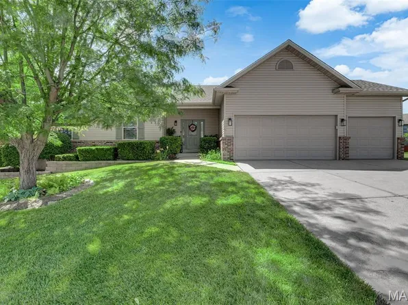 810 Kevin Dr, Wentzville, MO 63385