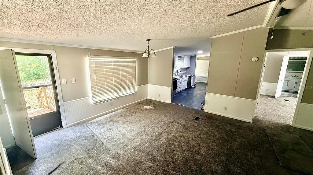 3 bed, 2.0 bath, 1352 sqft, $1,850 — Photo 3