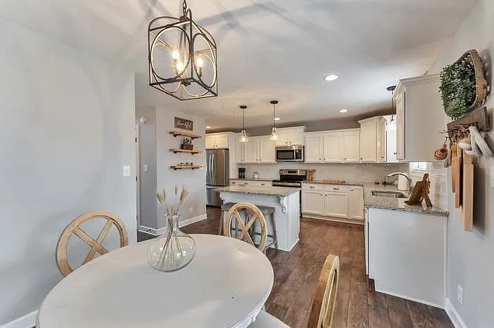 3749 Windhaven Dr — Photo 4