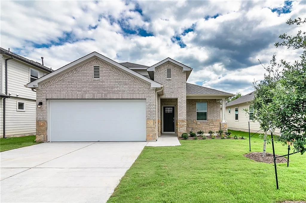 4 bed, 3.0 bath, 2328 sqft, $2,350 — Photo 1