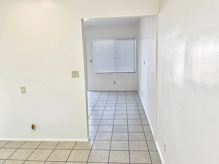 1233 S Spruce St — Photo 9