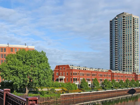 501 N Clinton St APT 3005, Chicago, IL 60654