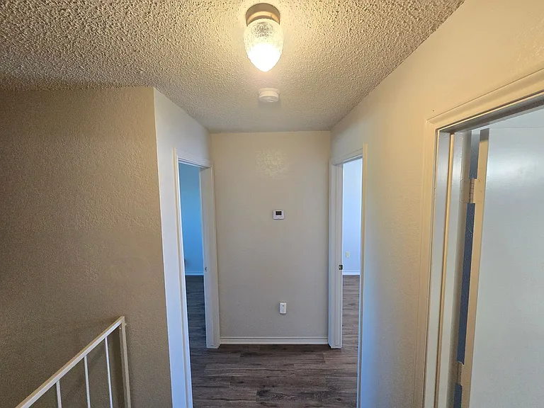 906 Meadow Cir N — Photo 16