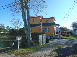 36 Seymour Dr, Shirley, NY