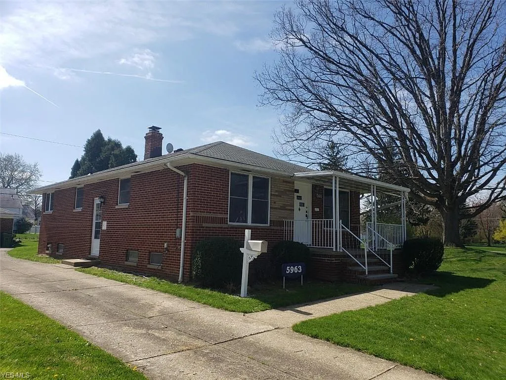 5963 Pearl Rd photo 1
