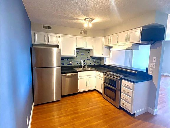 4th image of 3115 Edwards Pl APT 203