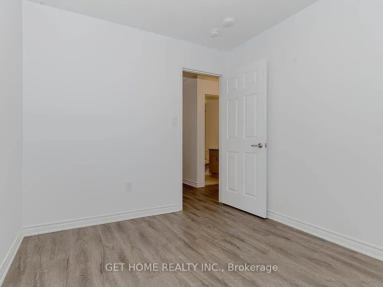 1909 Thames Cir — Photo 35