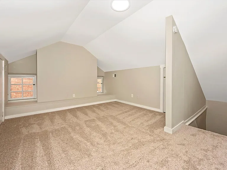 315 W Patrick St — Photo 24