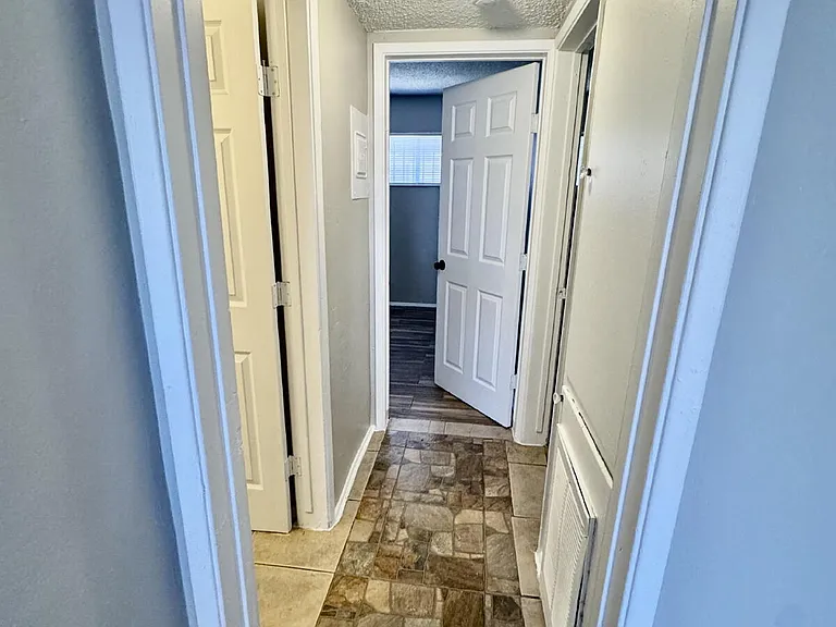 720 N 10th St #1 — Photo 9