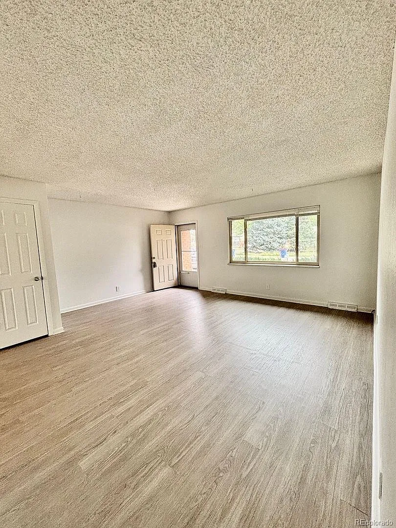2 bed, 1.0 bath, 1200 sqft, $2,495 — Photo 2