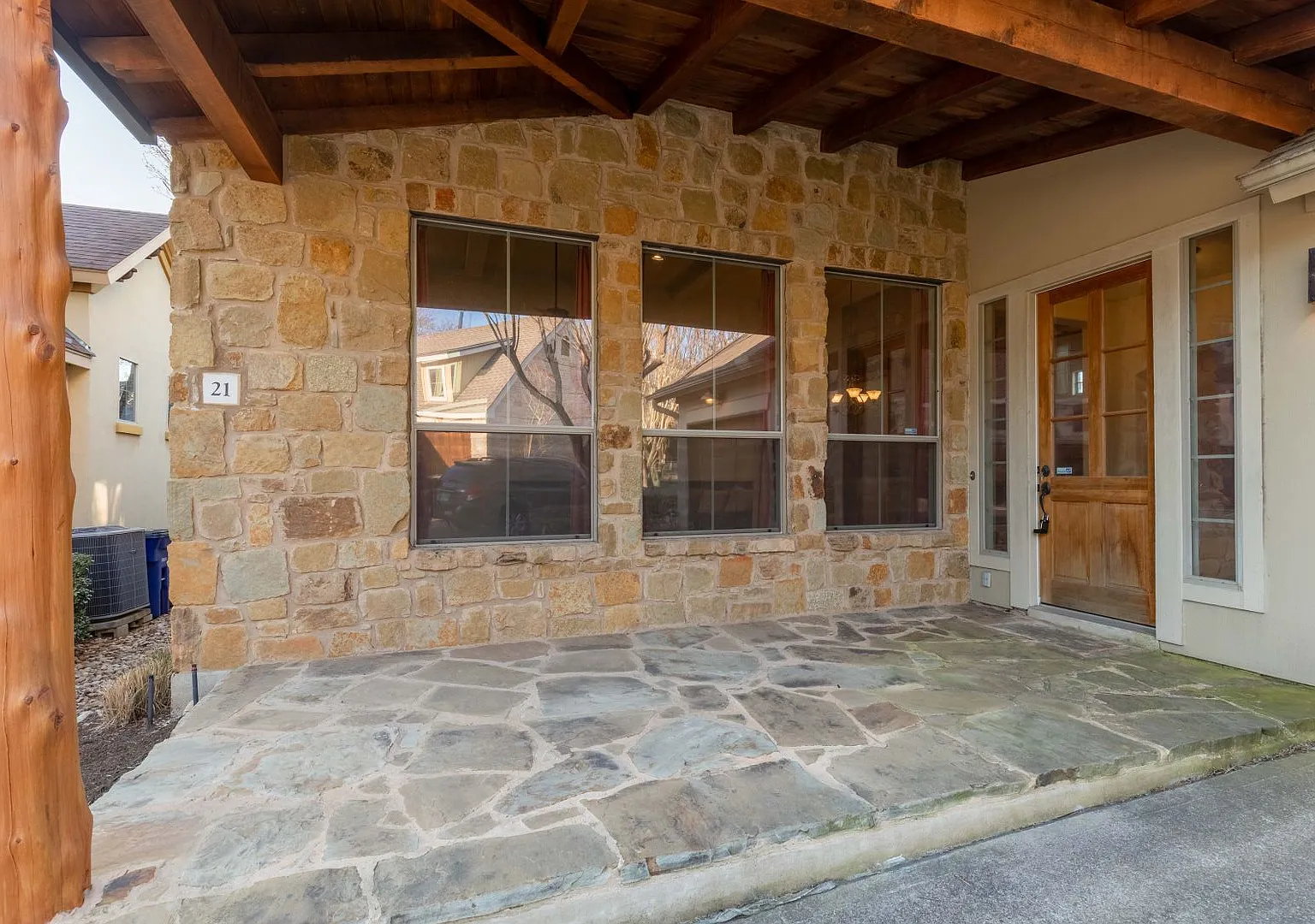 Spacious 2 Bed | 2 Bath Home with 2-Car Garage | Austin — Photo 2