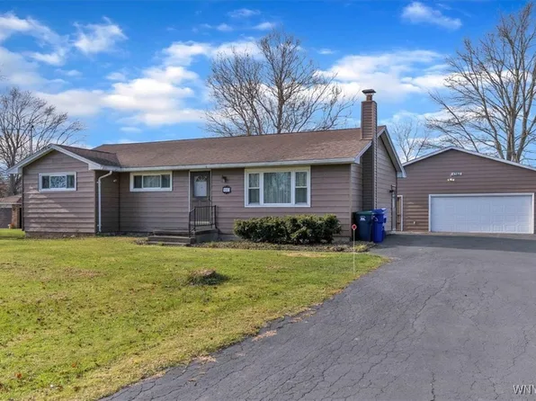 4567 Beach Ridge Rd, Lockport, NY 14094