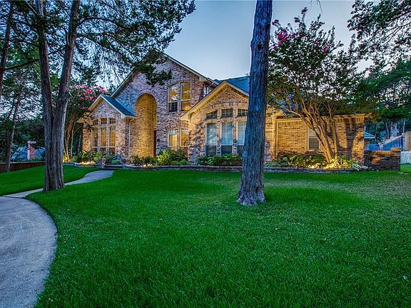 3rd image of 1305 Cardigan Ln