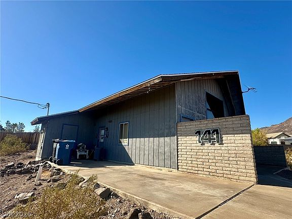 2nd image of 141 W Country Club Dr