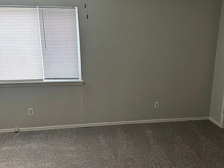 220 Justin Dr — Photo 8