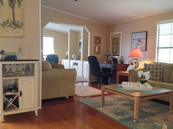 4th image of 121 Bimini Cay Cir