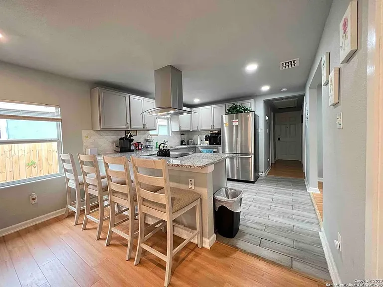 115 San Salvador Ave — Photo 10