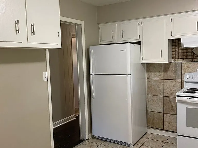 2059 Bancroft St — Photo 6