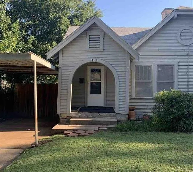 1723 McGregor Ave — Photo 1