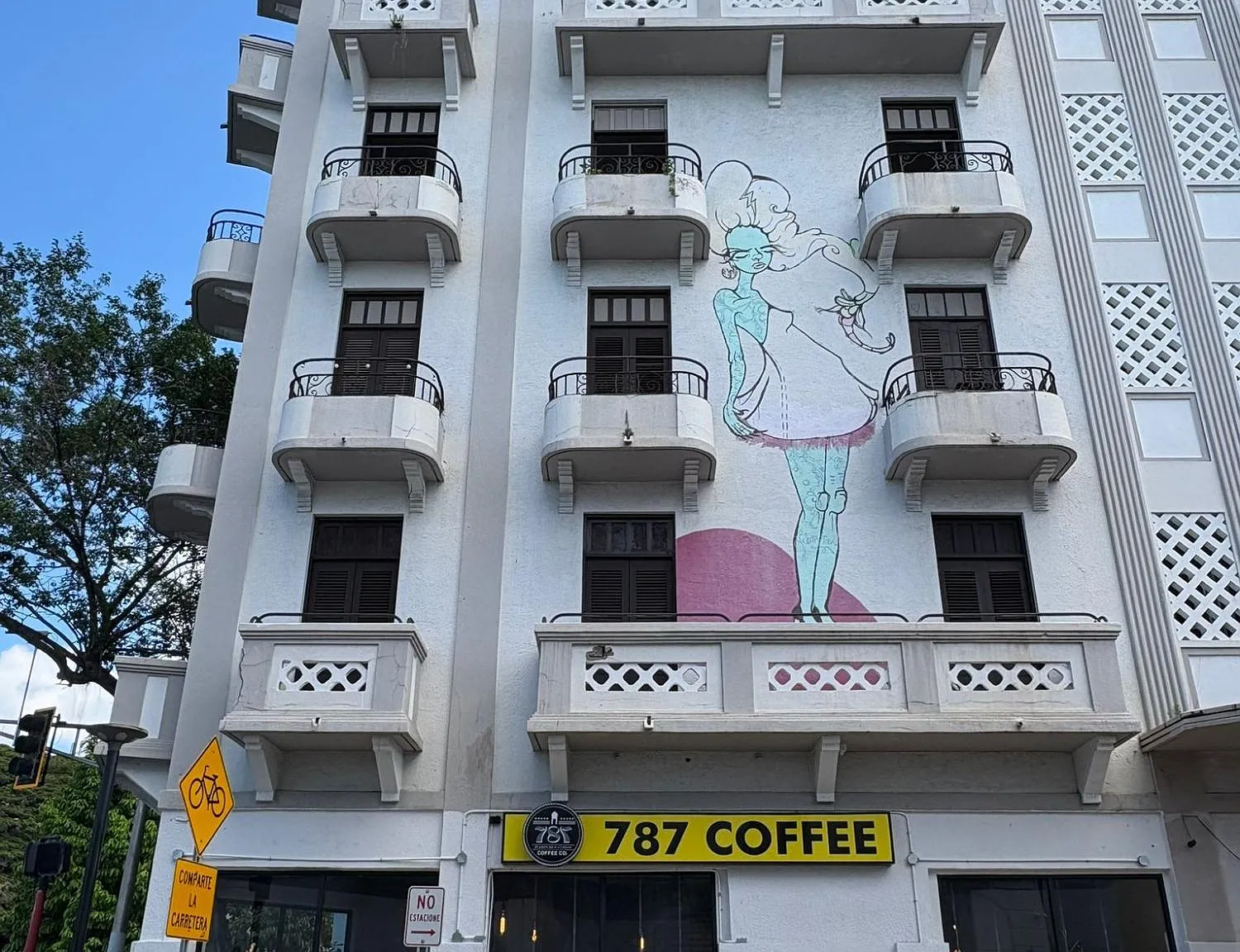 1001 Ponce De Leon (Condominio) — Photo 2