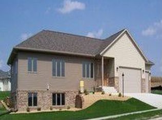 513 Viper Cir, Marshall, MN 56258